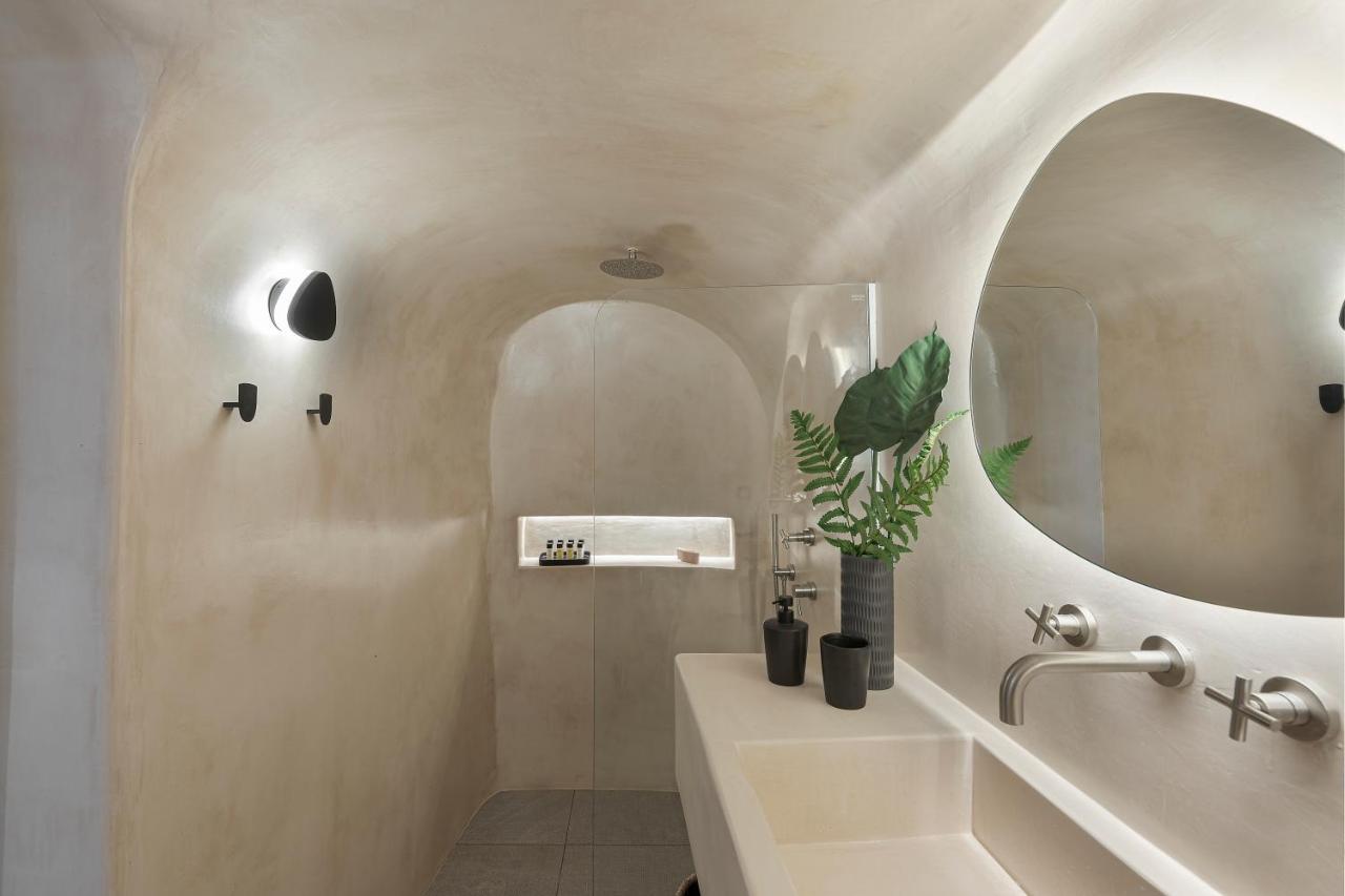 The Exotic Cave Suite Oía Dış mekan fotoğraf